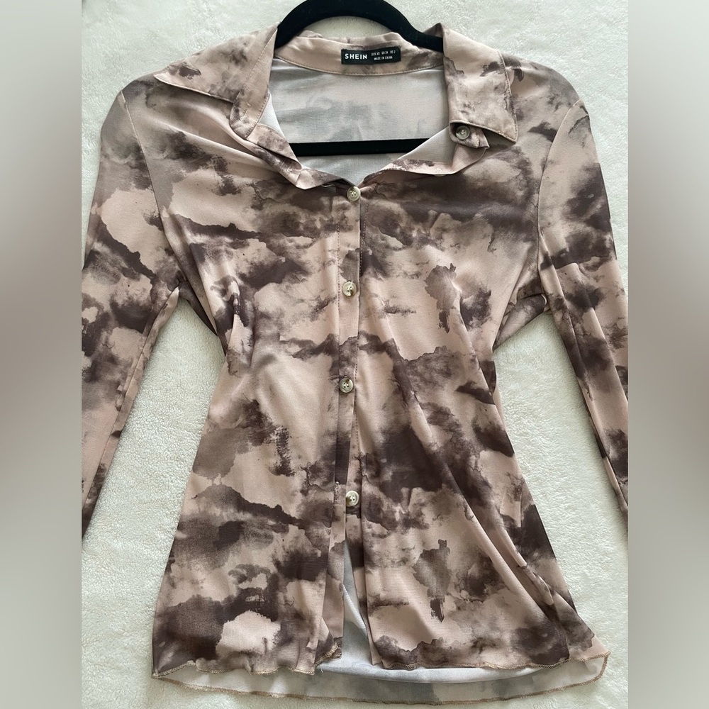 SHEIN Brown and Tan Fitted Button Down Shirt with Notched Collar